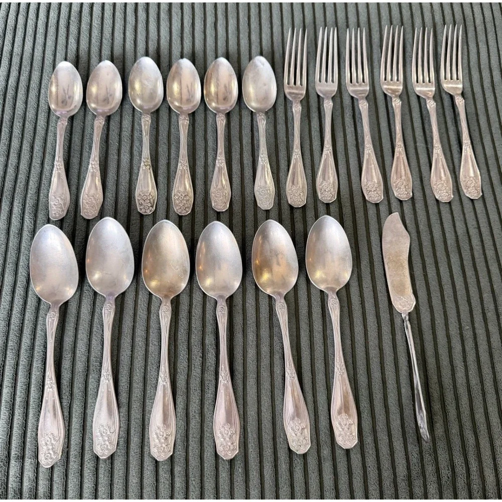 Rogers Nickel Silver Flatware Set 19 Piece‎ - Spoons Forks Butter Knife
